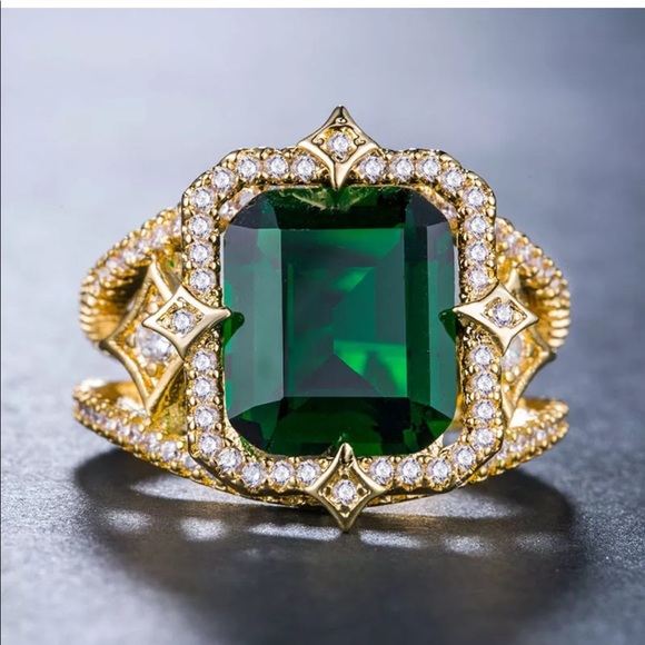 Luxury 18k yellow gold plated green emerald ring - Picture 2 of 4